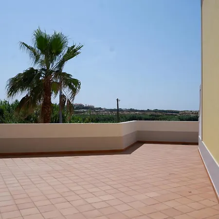 Hébergement de vacances Stunning Townhouse Sea View Amoreira (Leiria)
