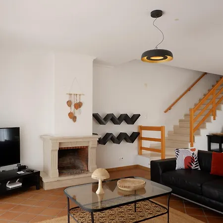 Hébergement de vacances Stunning Townhouse Sea View *