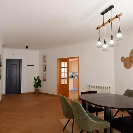 Hébergement de vacances Stunning Townhouse Sea View Amoreira (Leiria)
